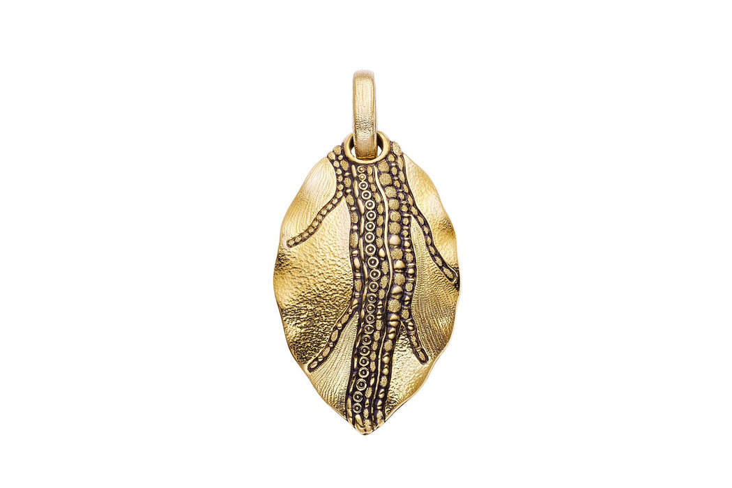 Leaf Pendant in Yellow Gold with Silver Chain