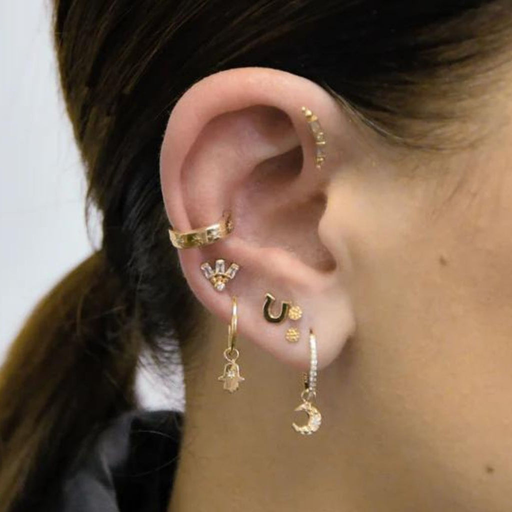 Horse Shoe Studs in Yellow Gold