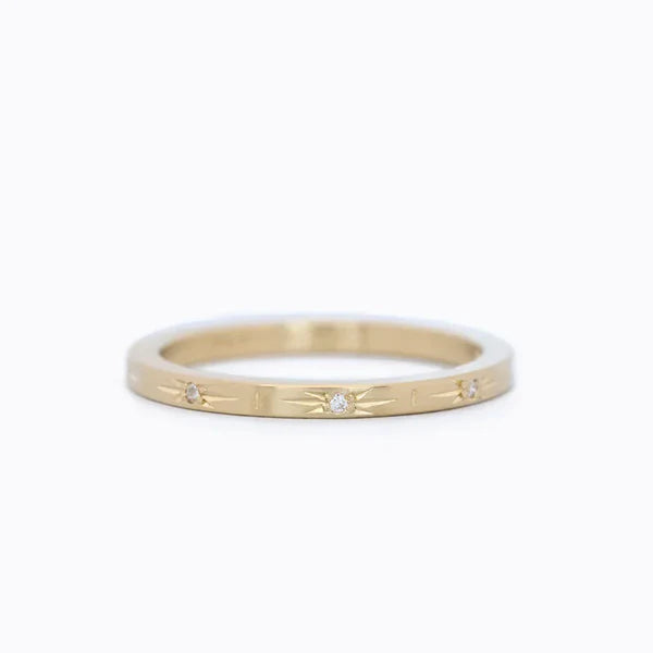 Thin Luna Band in Yellow Gold