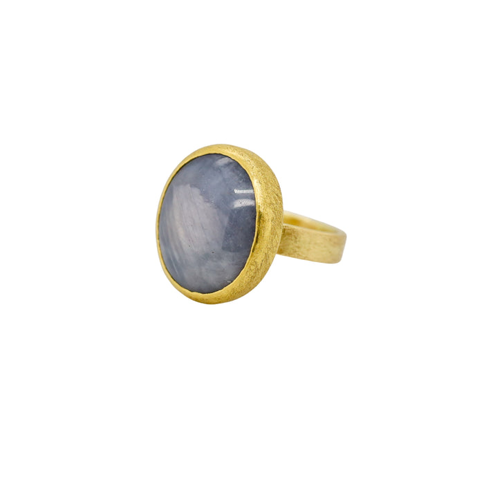 Grey Sapphire Star Ring in Yellow Gold