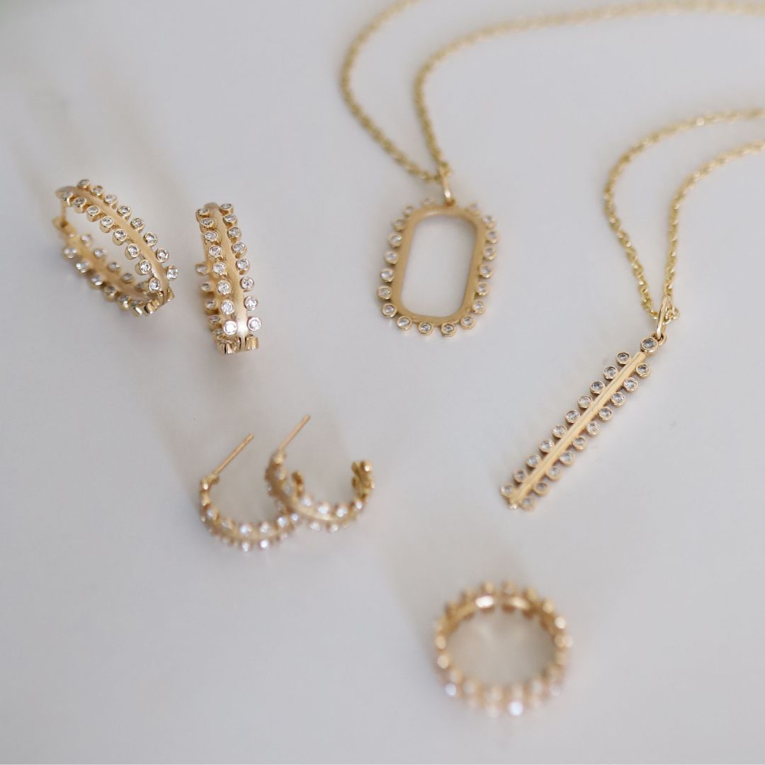 Mist White Diamond Drop Earrings in Yellow Gold