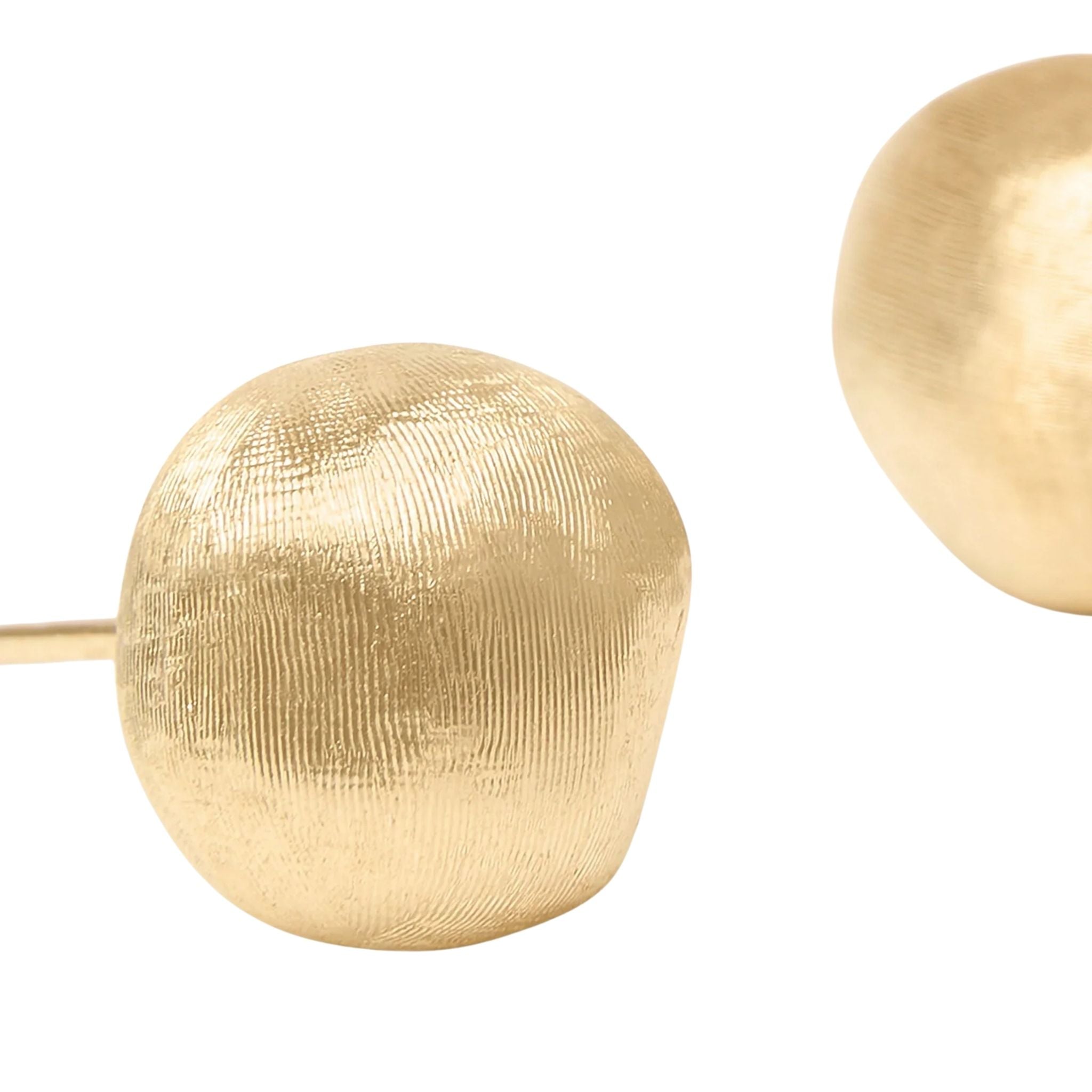 Africa Round Studs in Yellow Gold