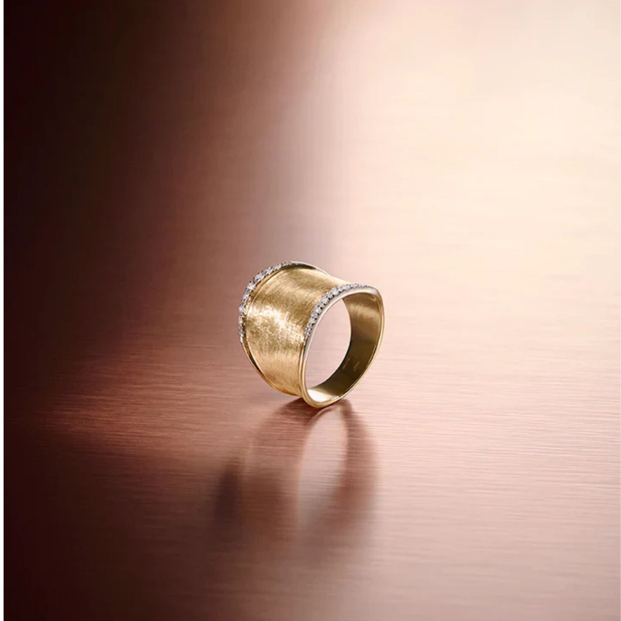 Lunaria Ring with Diamond Pave in Yellow Gold