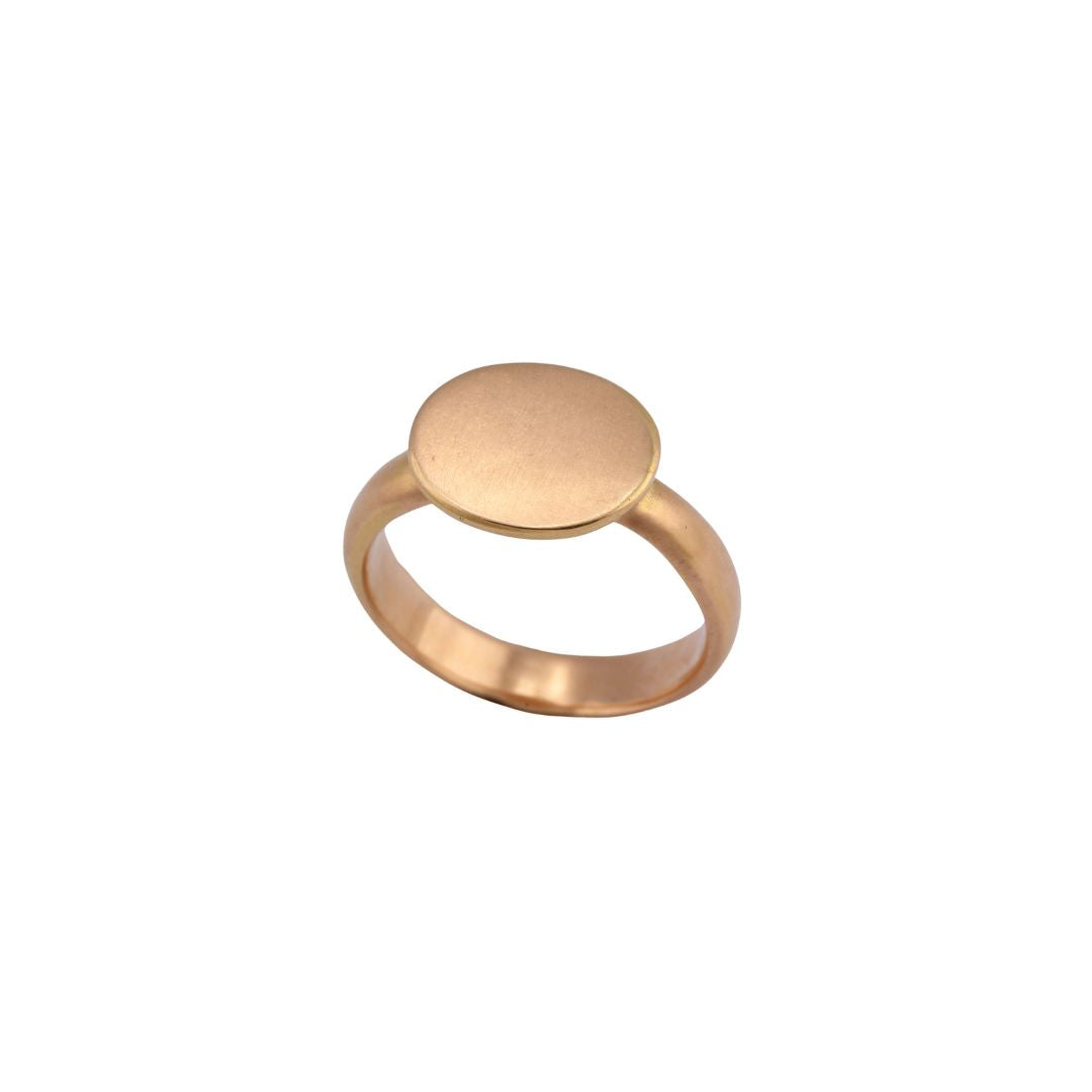 Oval Signet Ring in Rose Gold