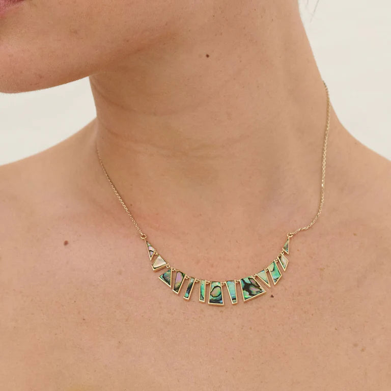 Midi Tesserae Abalone Pearl Necklace in Yellow Gold