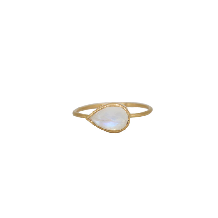 Moonstone Ring in Yellow Gold