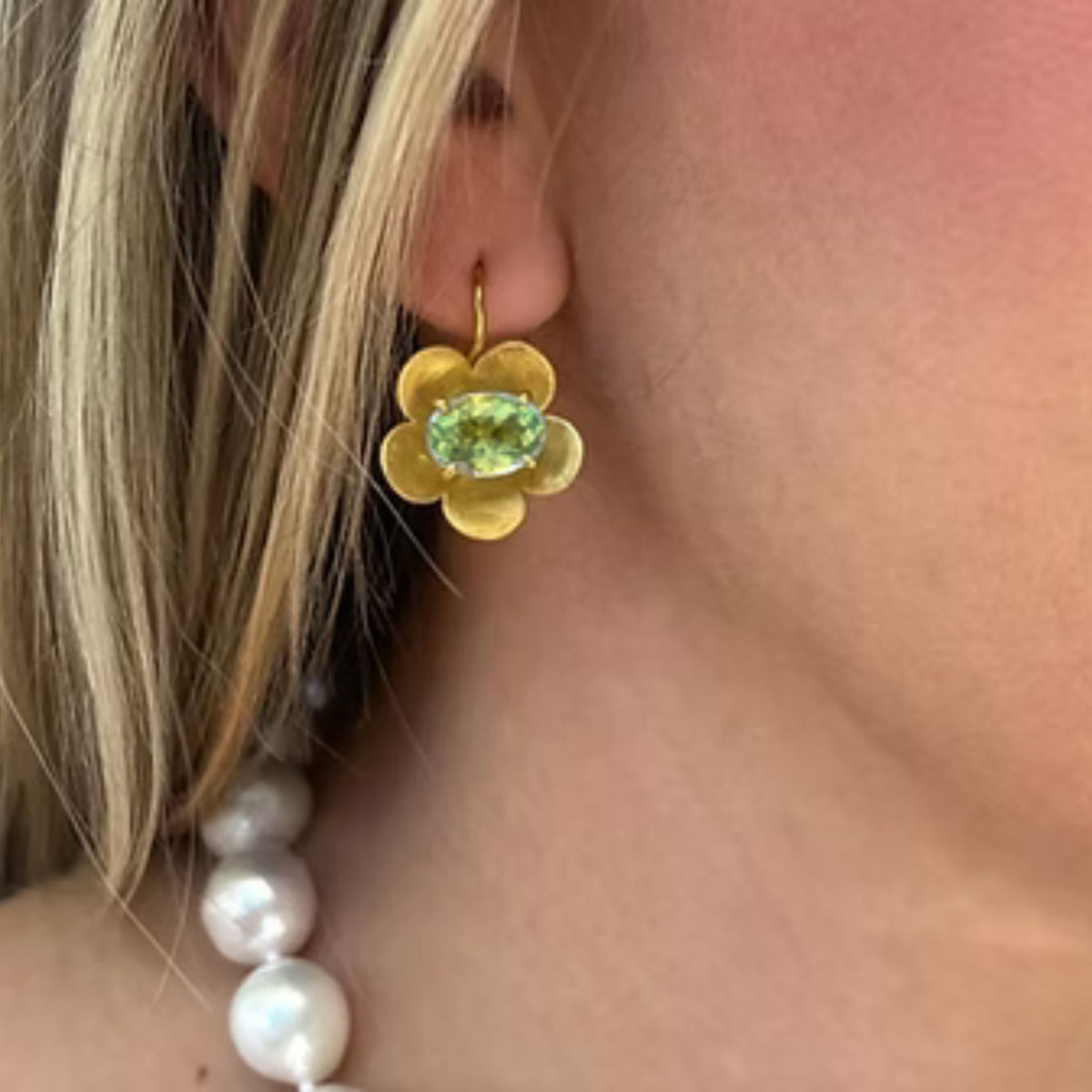 Forget-Me-Not Peridot Flower Earrings in Yellow Gold