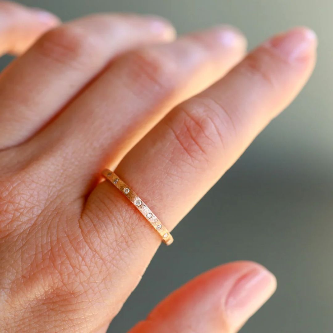 Dunes Narrow White Diamond Band in Rose Gold