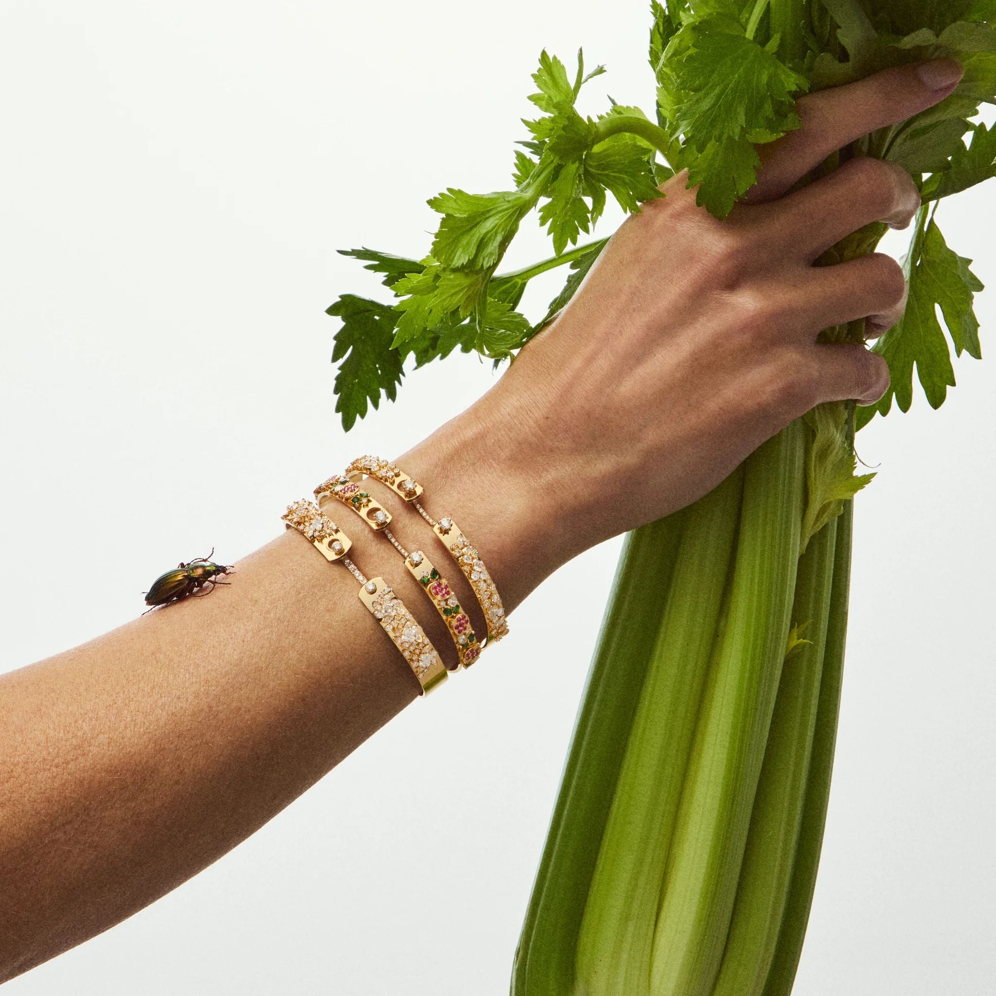 The Early Riser Mood Bangle in Yellow Gold