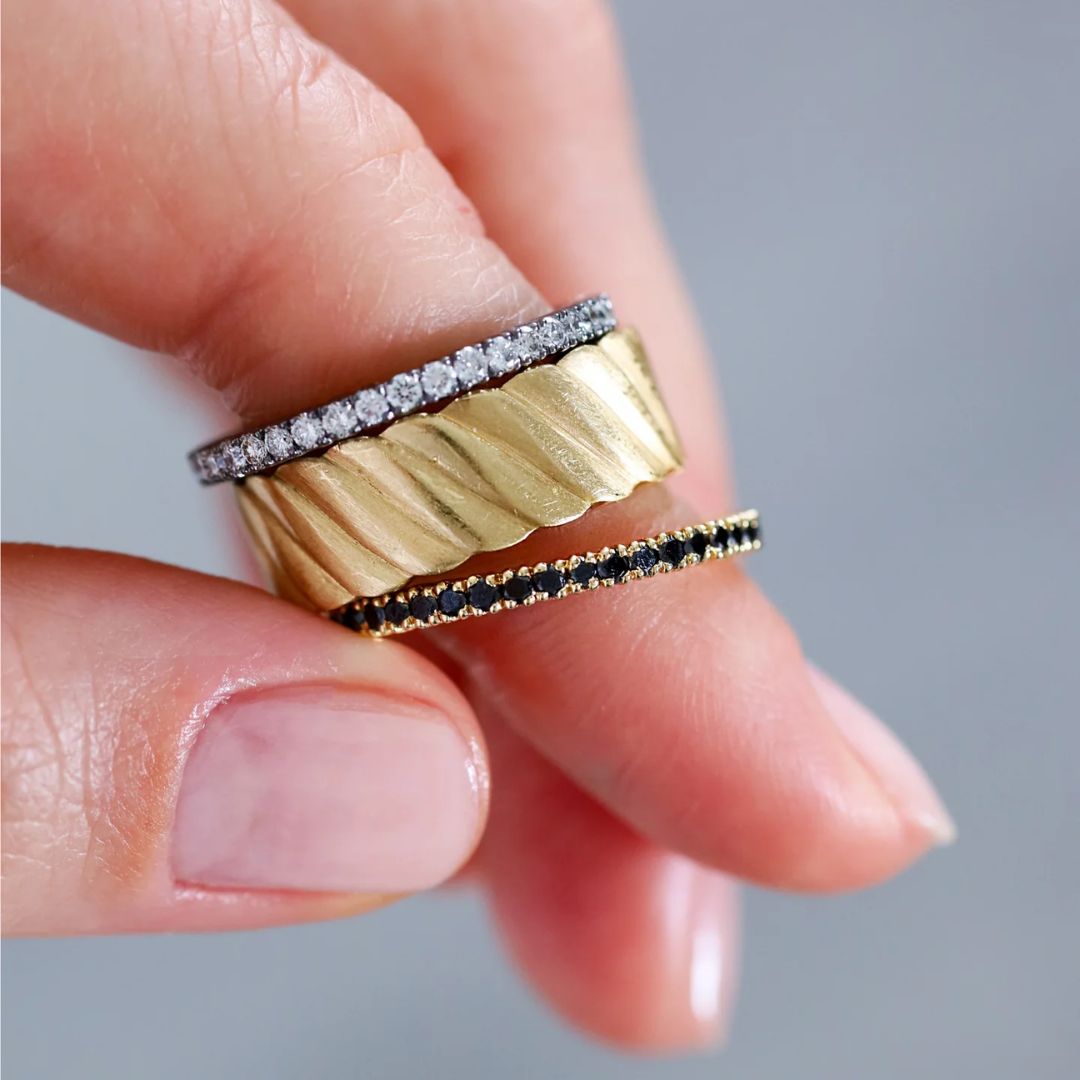 La Mer Band in Yellow Gold