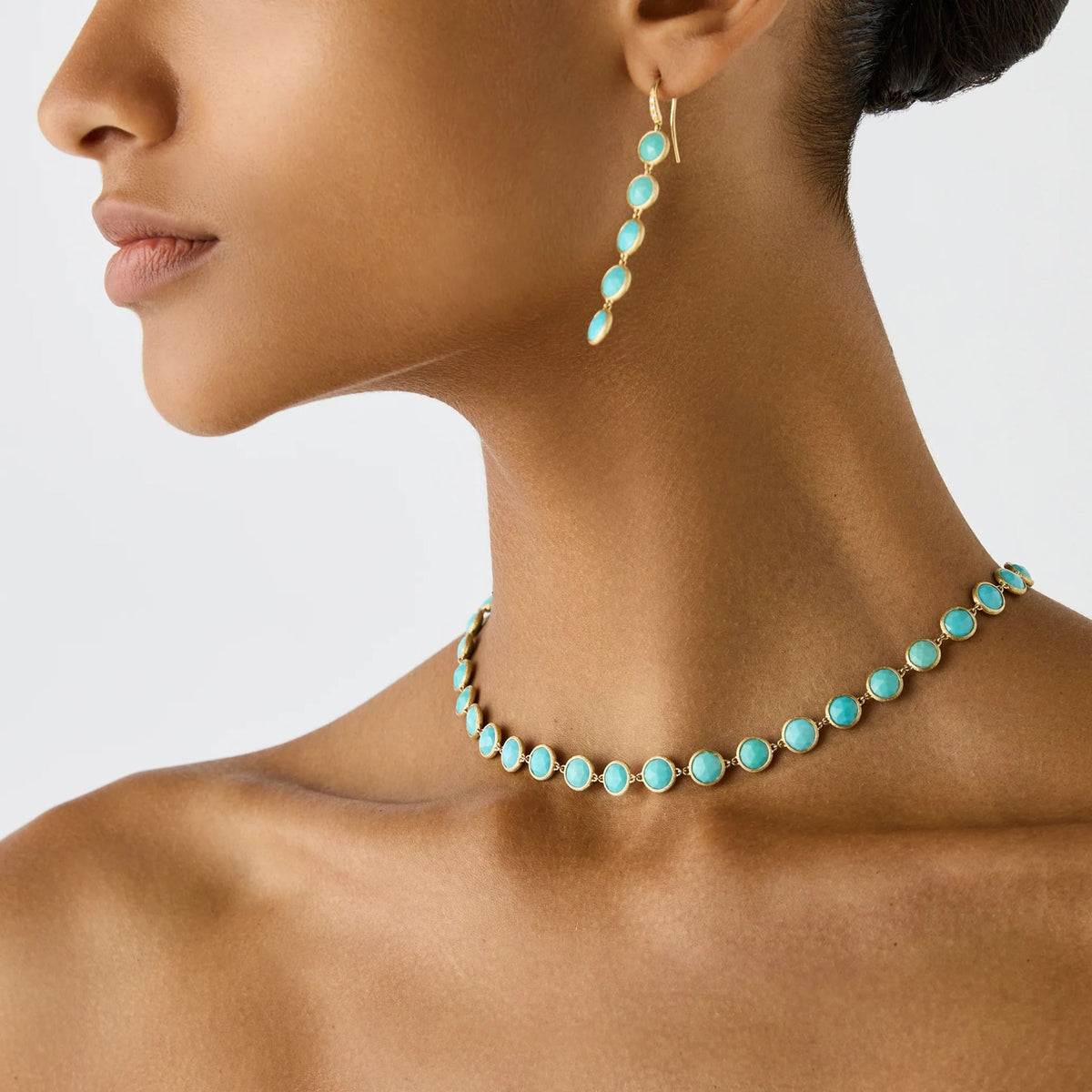 Jaipur Color Turquoise Necklace in Yellow Gold
