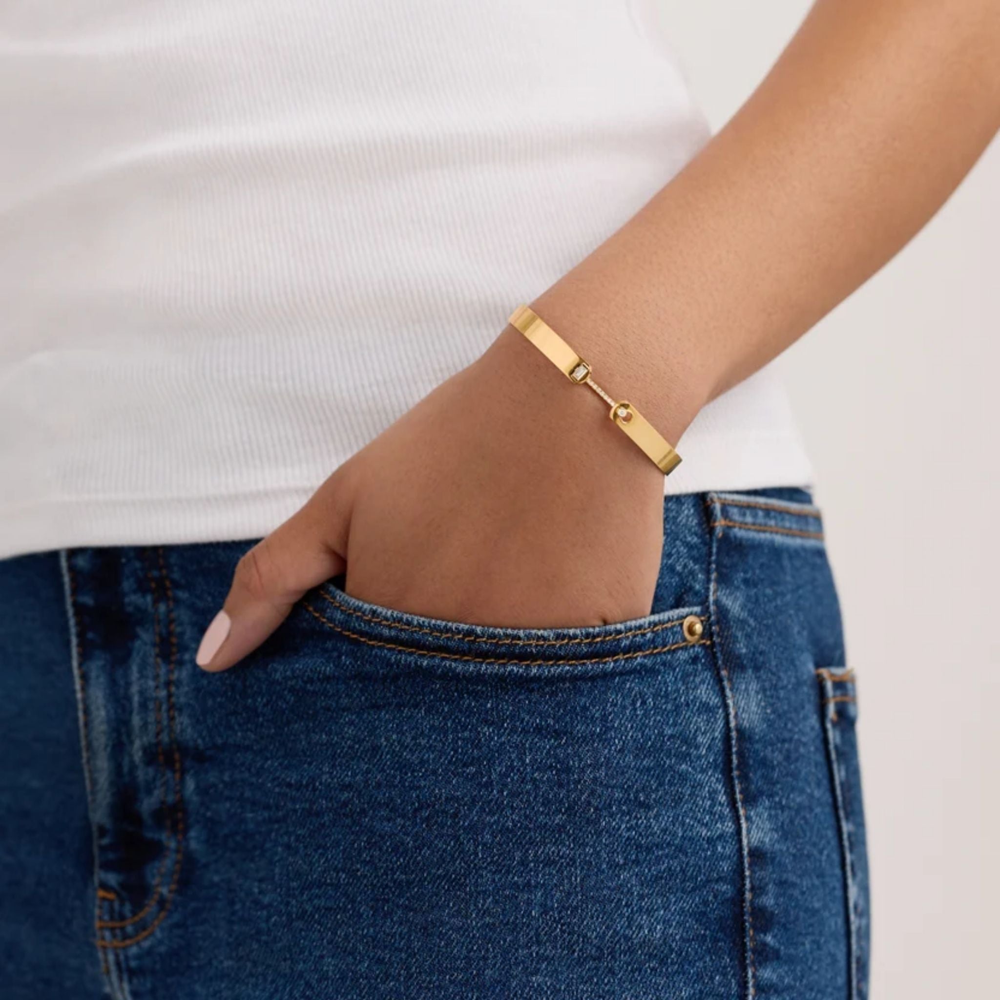 Dinner Date GM Mood Bangle in Yellow Gold
