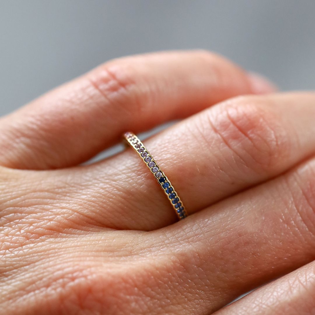 Rainbow Sapphire Scallop Band in Yellow Gold