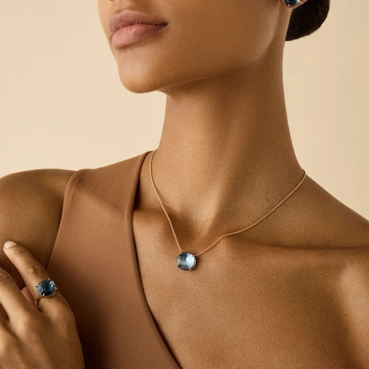 Jaipur Color London Blue Topaz Pendant Necklace in Yellow Gold