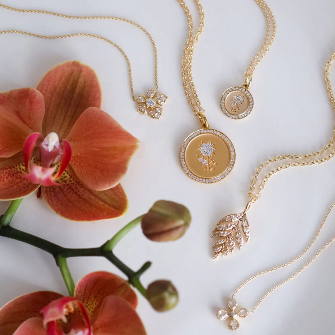 Small Fleur Diamond Charm in Yellow Gold