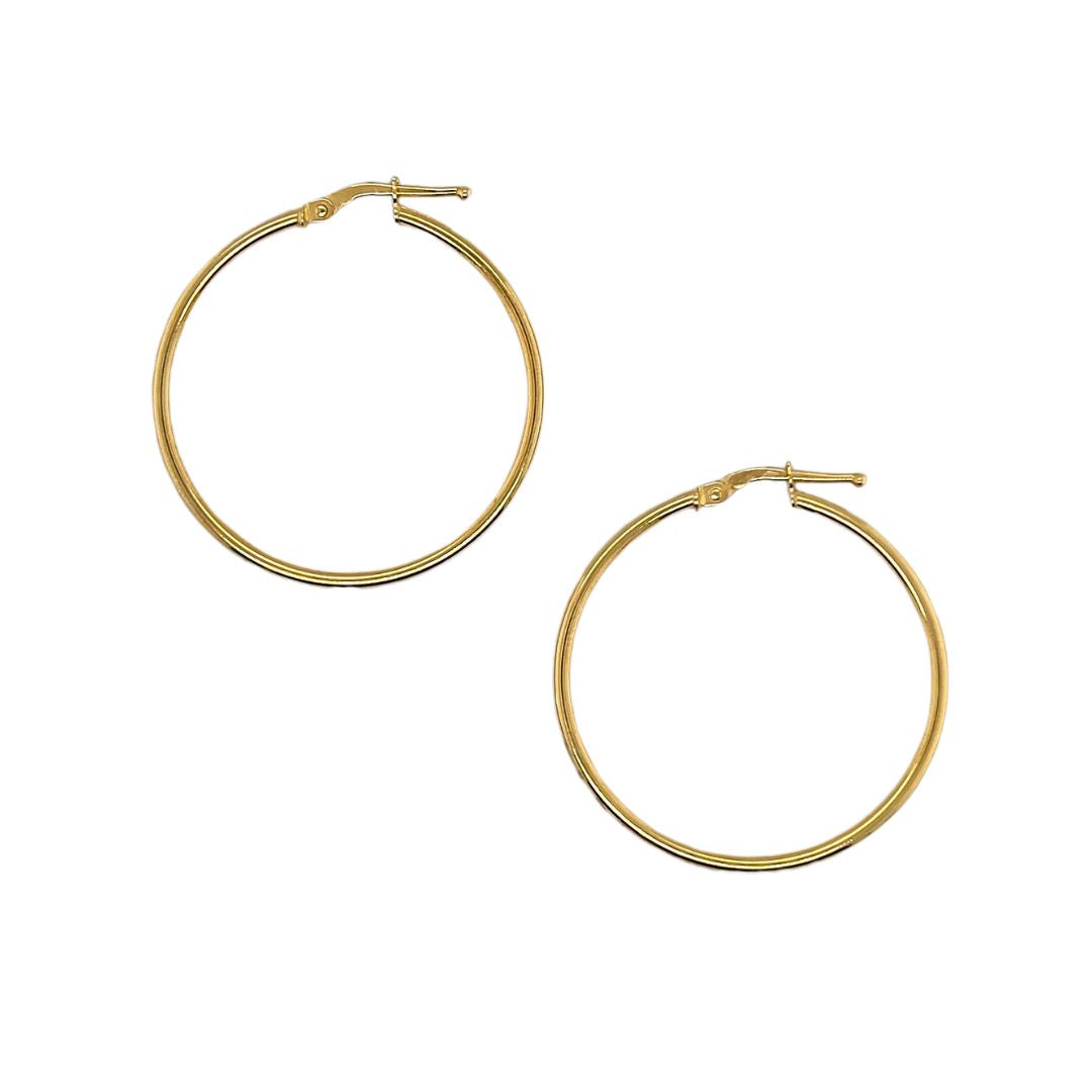 Medium Hoops in Yellow Gold