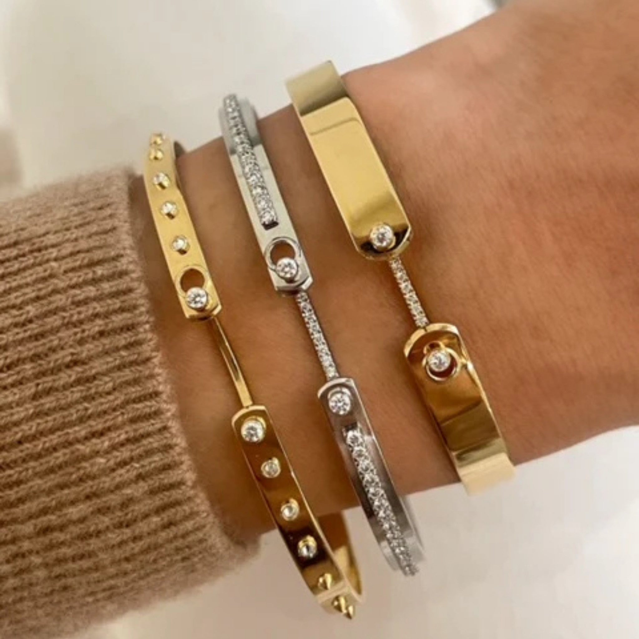 Brunch In NY Mood Bangle in Yellow Gold