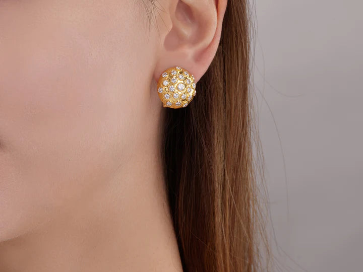 Pointelle Diamond Clip Stud Earrings in Yellow Gold