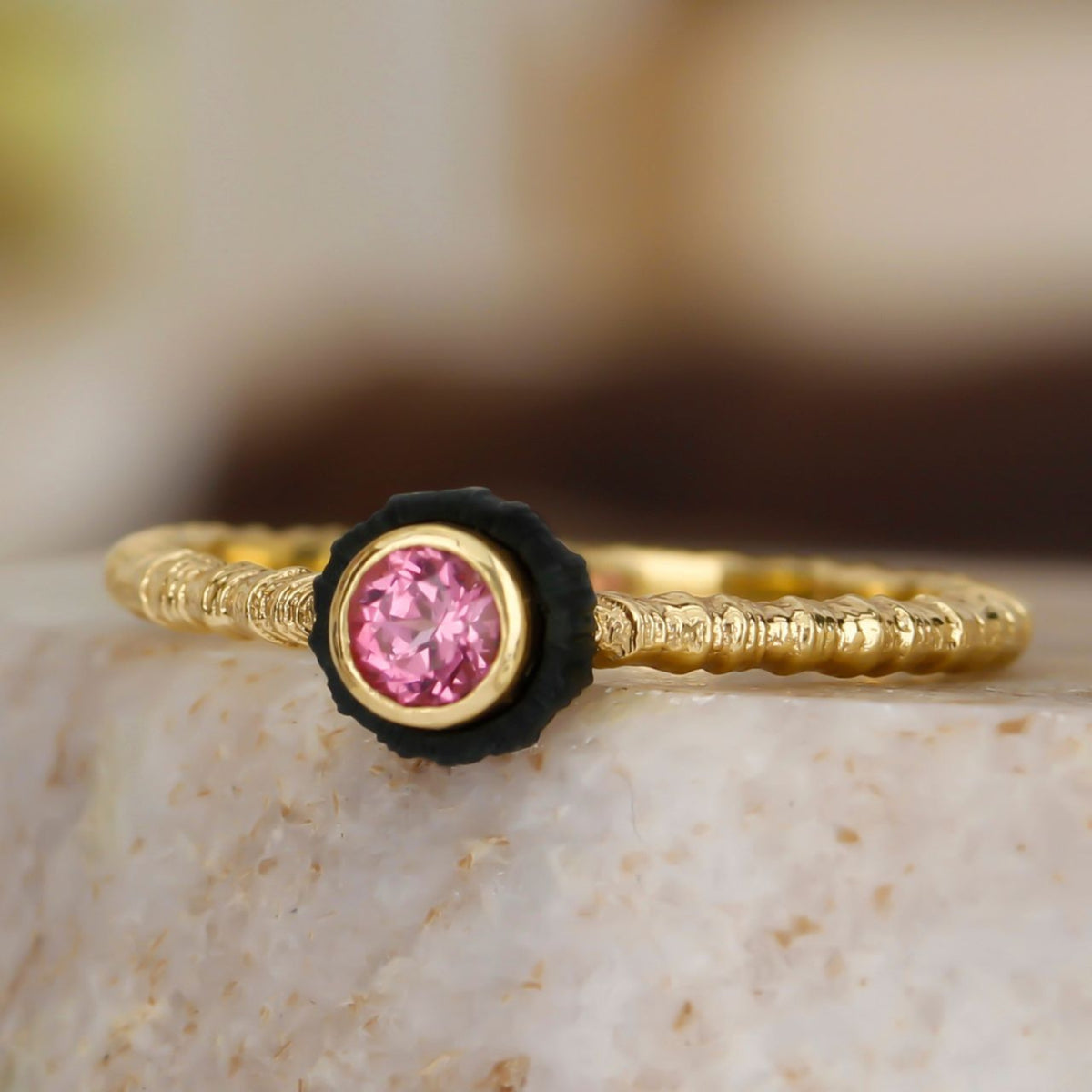 Chroma Peach Spinel Ring in Yellow Gold and Cobalt Chrome