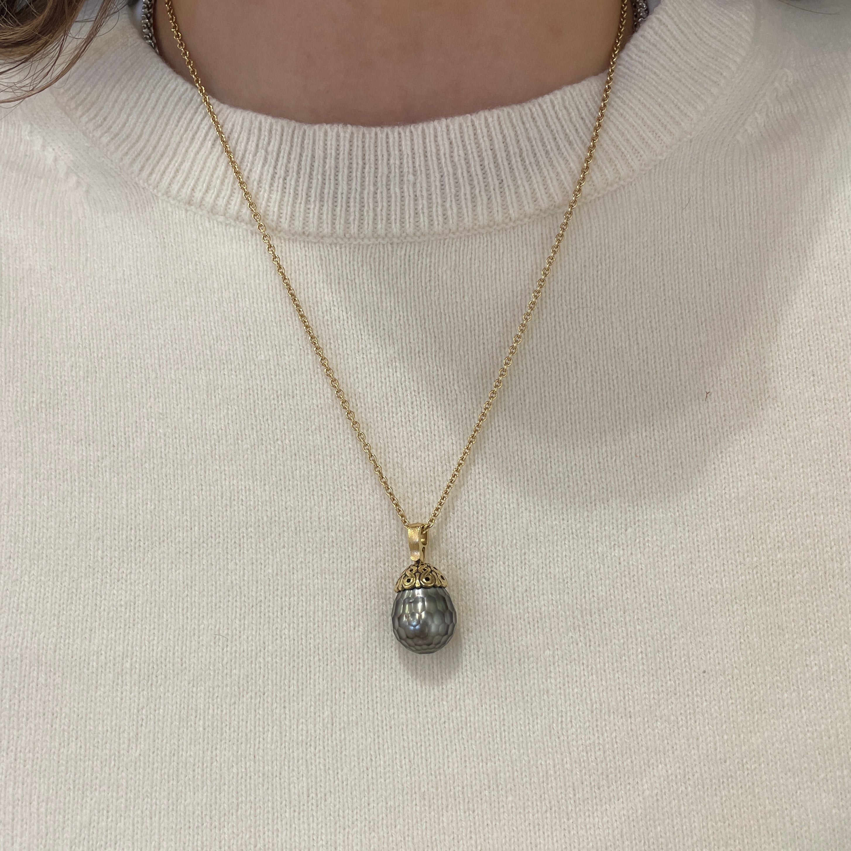 Lucky 8 Faceted Tahitian Pearl Pendant in Yellow Gold
