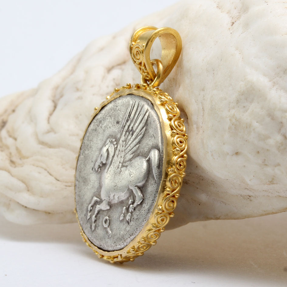 Pegasus Coin Pendant in Yellow Gold