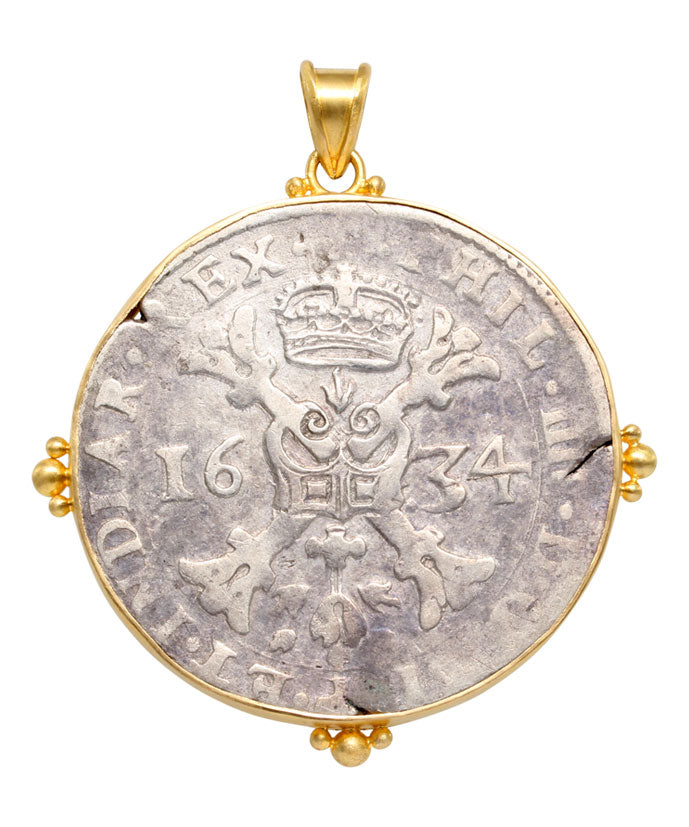 Crowned Coin Pendant in Yellow Gold