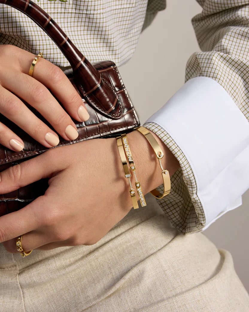 Business Meeting GM Mood Bangle in Yellow Gold