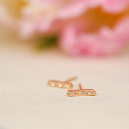 Dunes White Diamond Studs in Yellow Gold