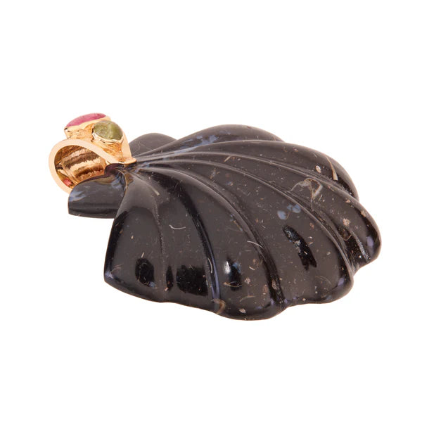 Extra Large Scallop Shell Pendant in Yellow Gold