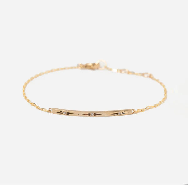 Luna Curved Bar Bracelet in Yellow Gold