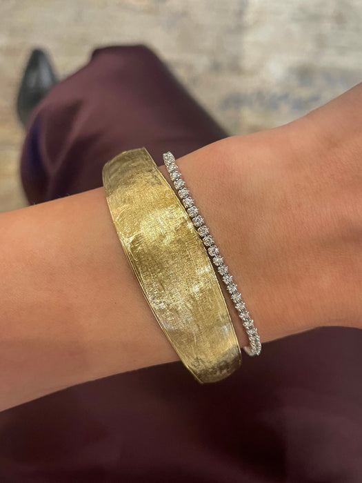 Lunaria Medium Bangle in Yellow Gold