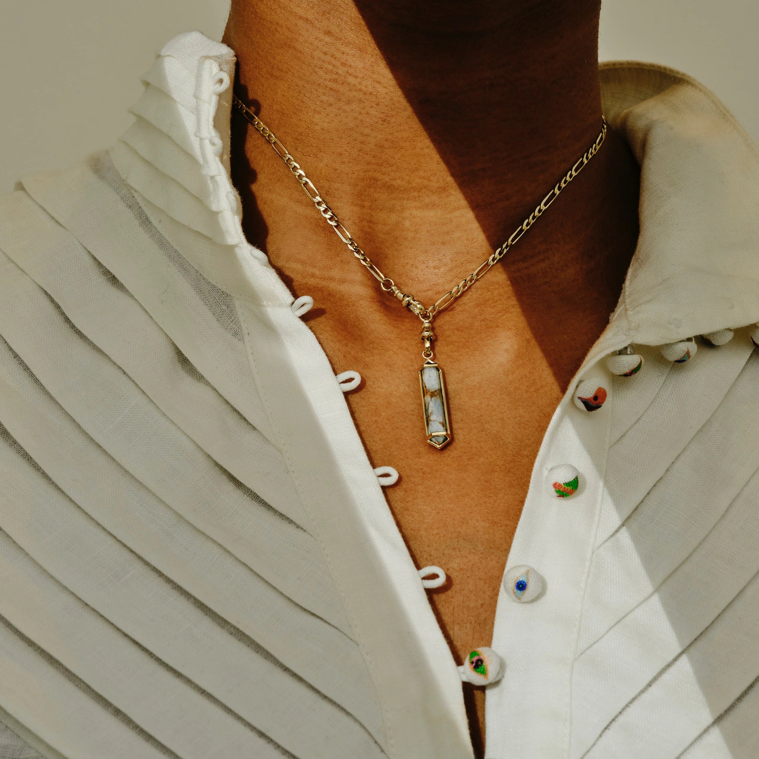 Eiffel Heavy Chain with Large Ojo Storm Plaque in Yellow Gold