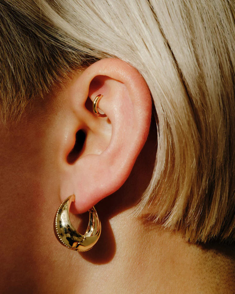 Large Dôme Milgrain Centered Huggies in Yellow Gold