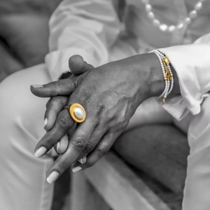 Pompei Pearl Ring in Yellow Gold and Oxidized Sterling Silver