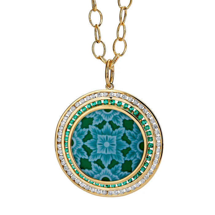 Mogul Flower Green Agate Cameo Pendant in Yellow Gold