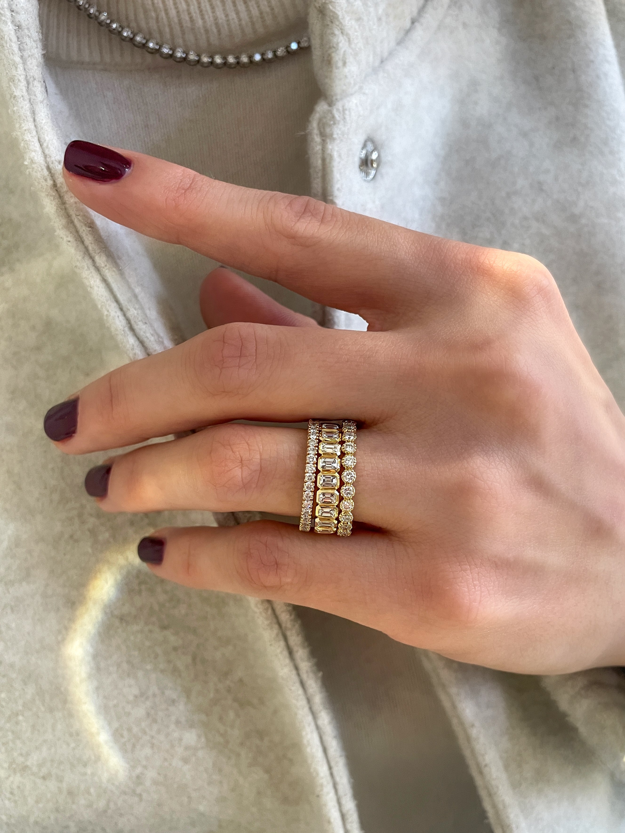 Nea Diamond Band in Yellow Gold