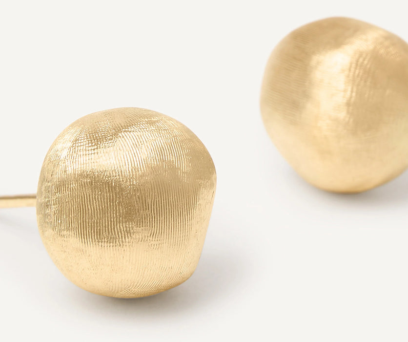 Africa Round Studs in Yellow Gold