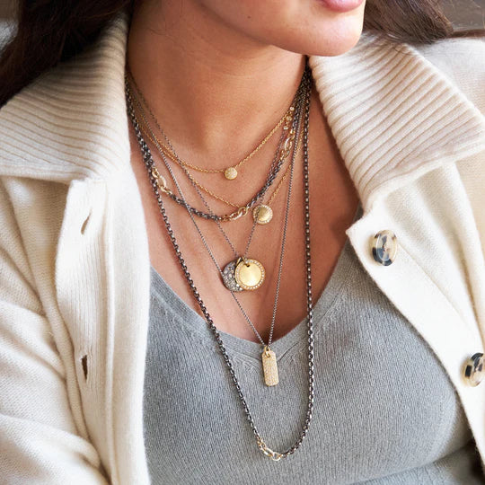 Akari Diamond Pendant in Yellow Gold