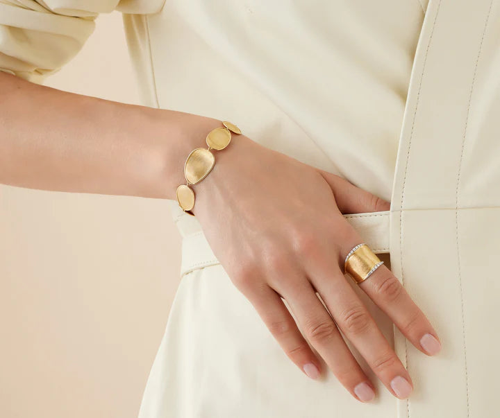 Lunaria Ring with Diamond Pave in Yellow Gold