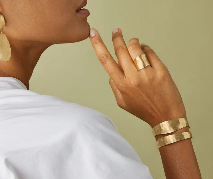 Lunaria Split Bangle in Yellow Gold