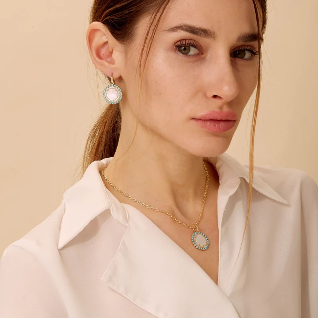 Mogul Mother Of Pearl Pendant in Yellow Gold