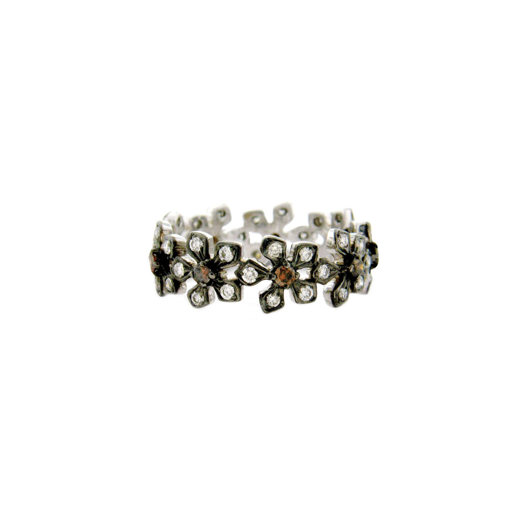 Stack No. 17 | Saloni