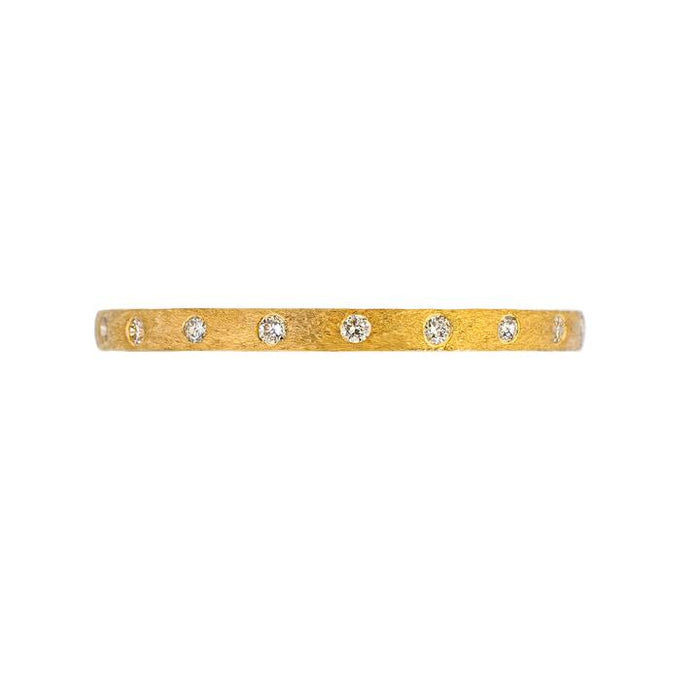 The Dunes Narrow Band with White Diamond in Yellow Gold