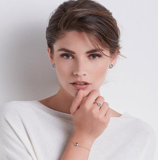 Jaipur Blue Topaz Stackable Ring in Yellow Gold