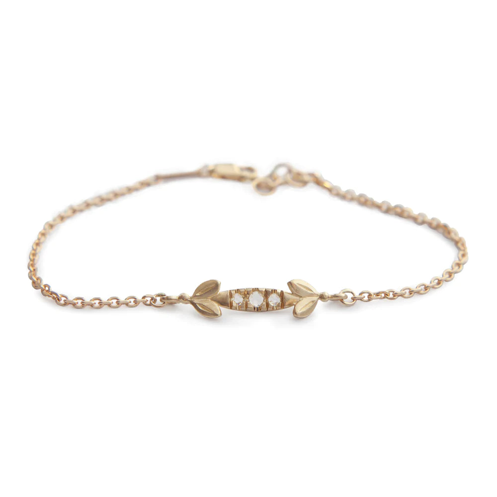 Olive Leaf Bar Bracelet in Yellow Gold
