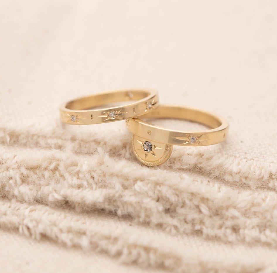 Diamond Star Set Luna Band in Yellow Gold